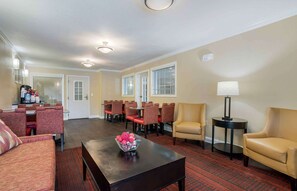 Free daily on-the-go breakfast - Extended Stay America Suites Memphis Germantown (Memphis)
