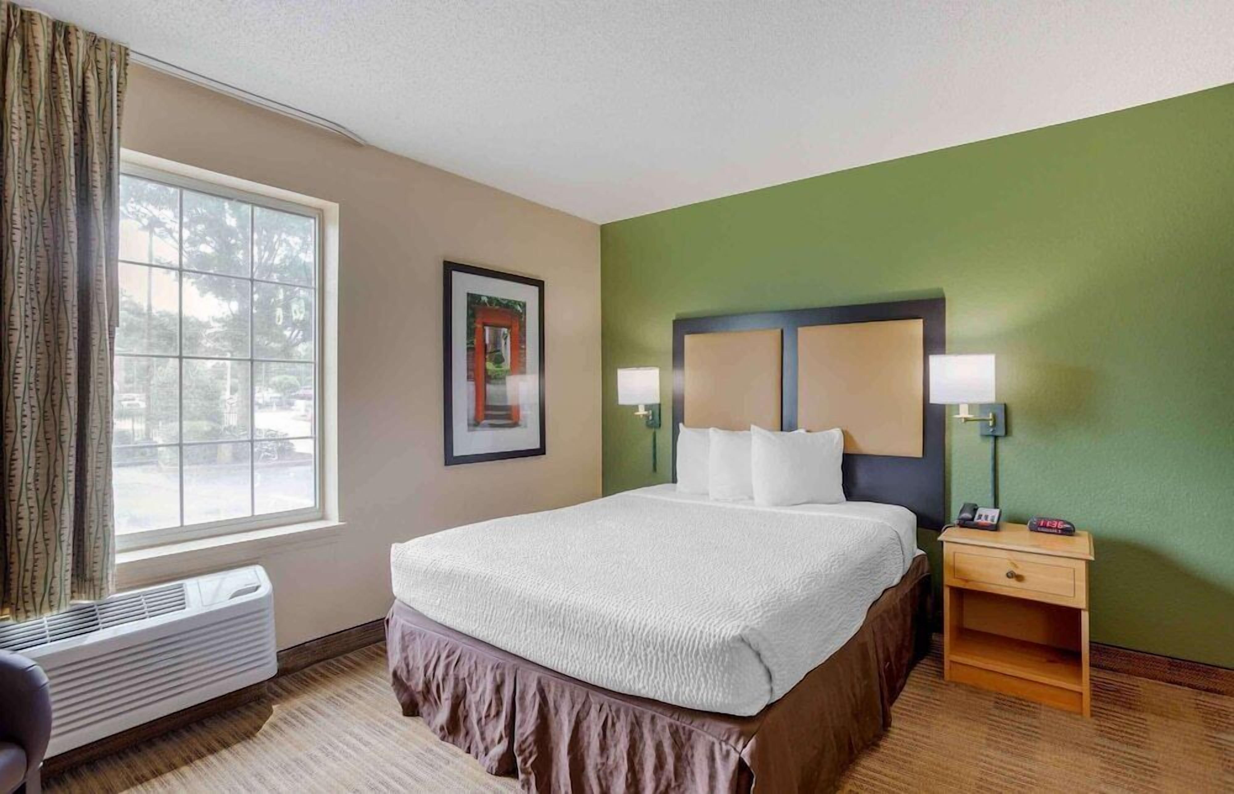 Desk, blackout drapes, iron/ironing board, free WiFi