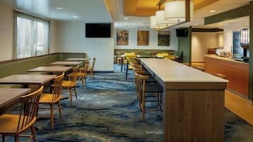 Café da manhã continental grátis todos os dias