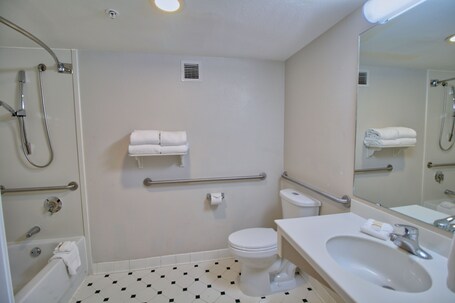 La Quinta Inn Suites by Wyndham Orlando I Drive Conv Ctr - Image 46