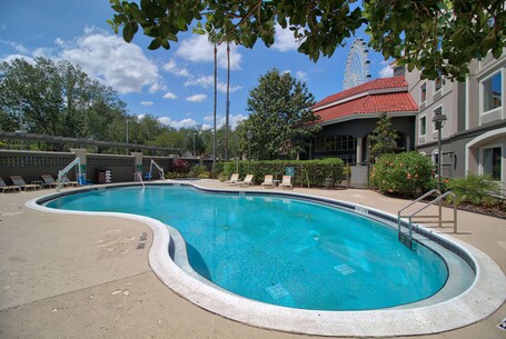 La Quinta Inn Suites by Wyndham Orlando I Drive Conv Ctr - Image 36