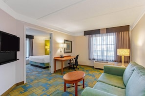 1 habitación, ropa de cama de alta calidad y escritorio