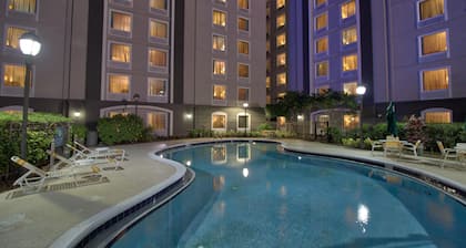 La Quinta Inn & Suites by Wyndham Orlando I Drive/Conv Ctr