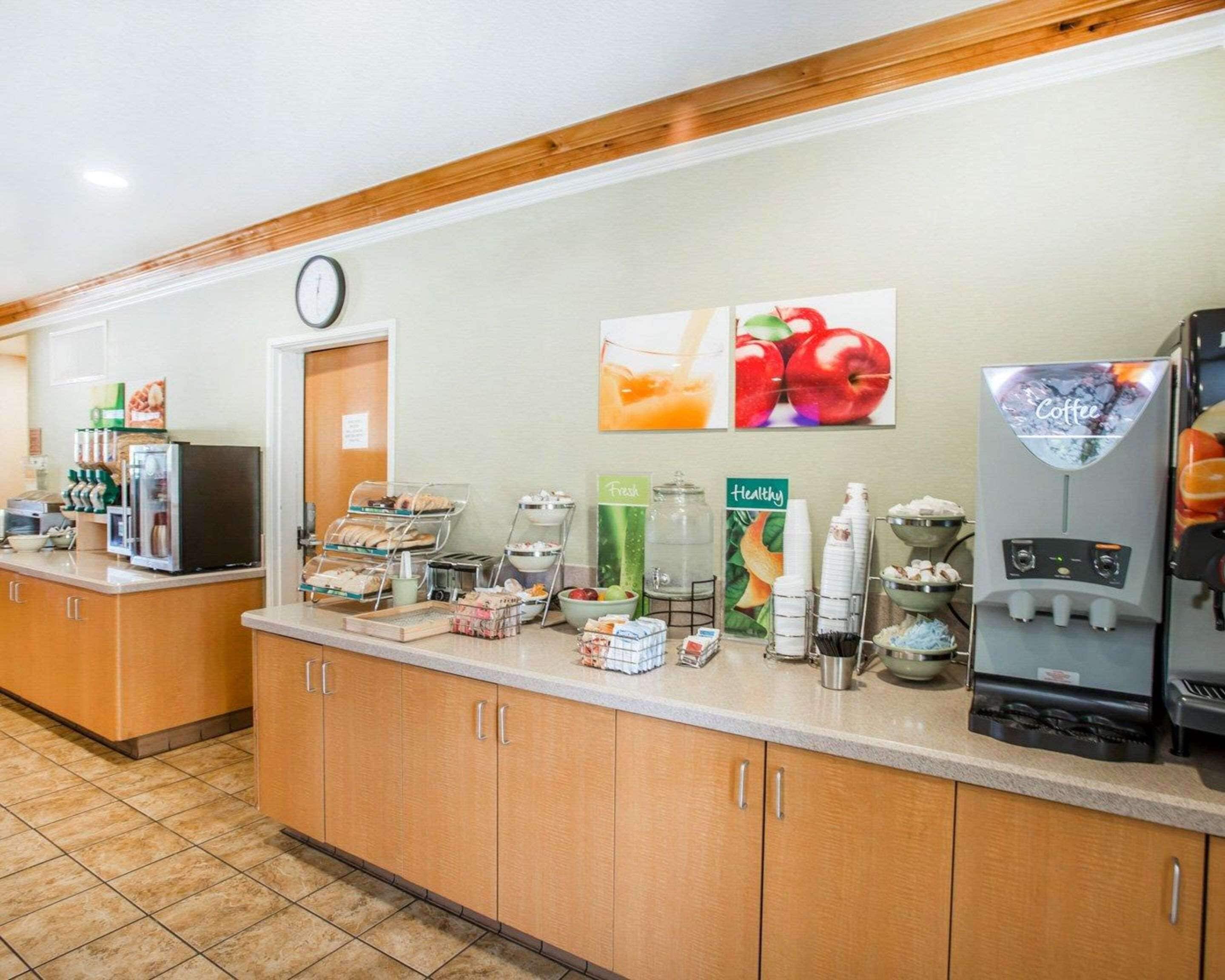 free daily on-the-go breakfast