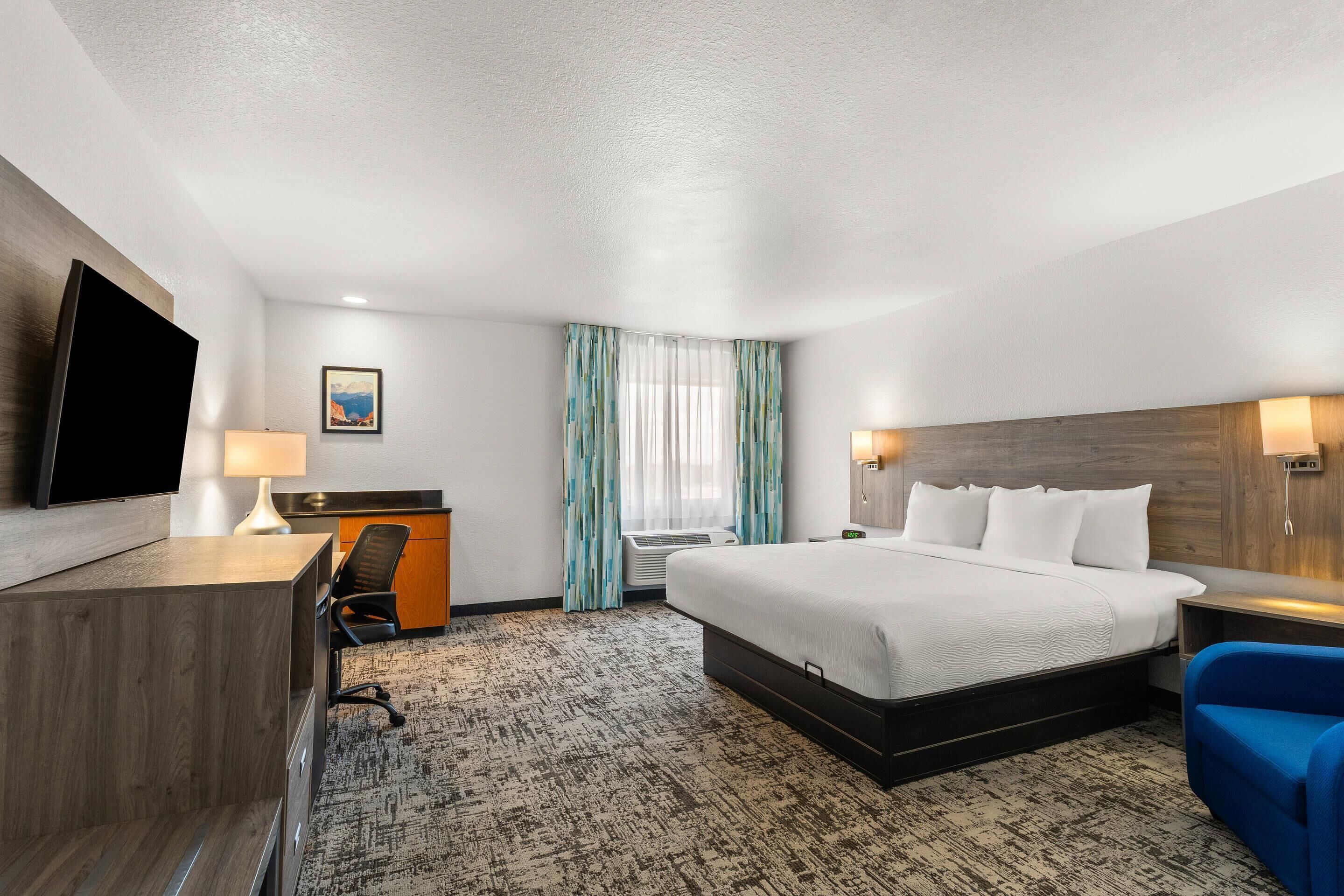 Pillowtop beds, desk, laptop workspace, blackout drapes