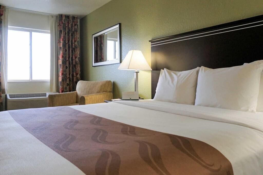 Pillowtop beds, desk, laptop workspace, blackout drapes