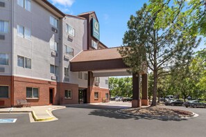 Exterior - Quality Inn & Suites Denver International Airport (Denver)