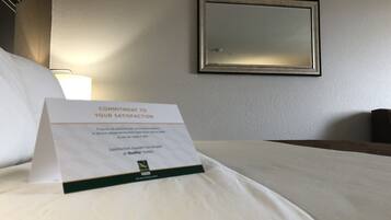 Standard Room, 1 King Bed, Accessible, Non Smoking | Pillow-top beds, desk, laptop workspace, blackout curtains