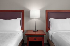 Grand Suite | Premium bedding, in-room safe, desk, laptop workspace - Larkspur Landing Extended Stay Suites Sunnyvale (Sunnyvale)