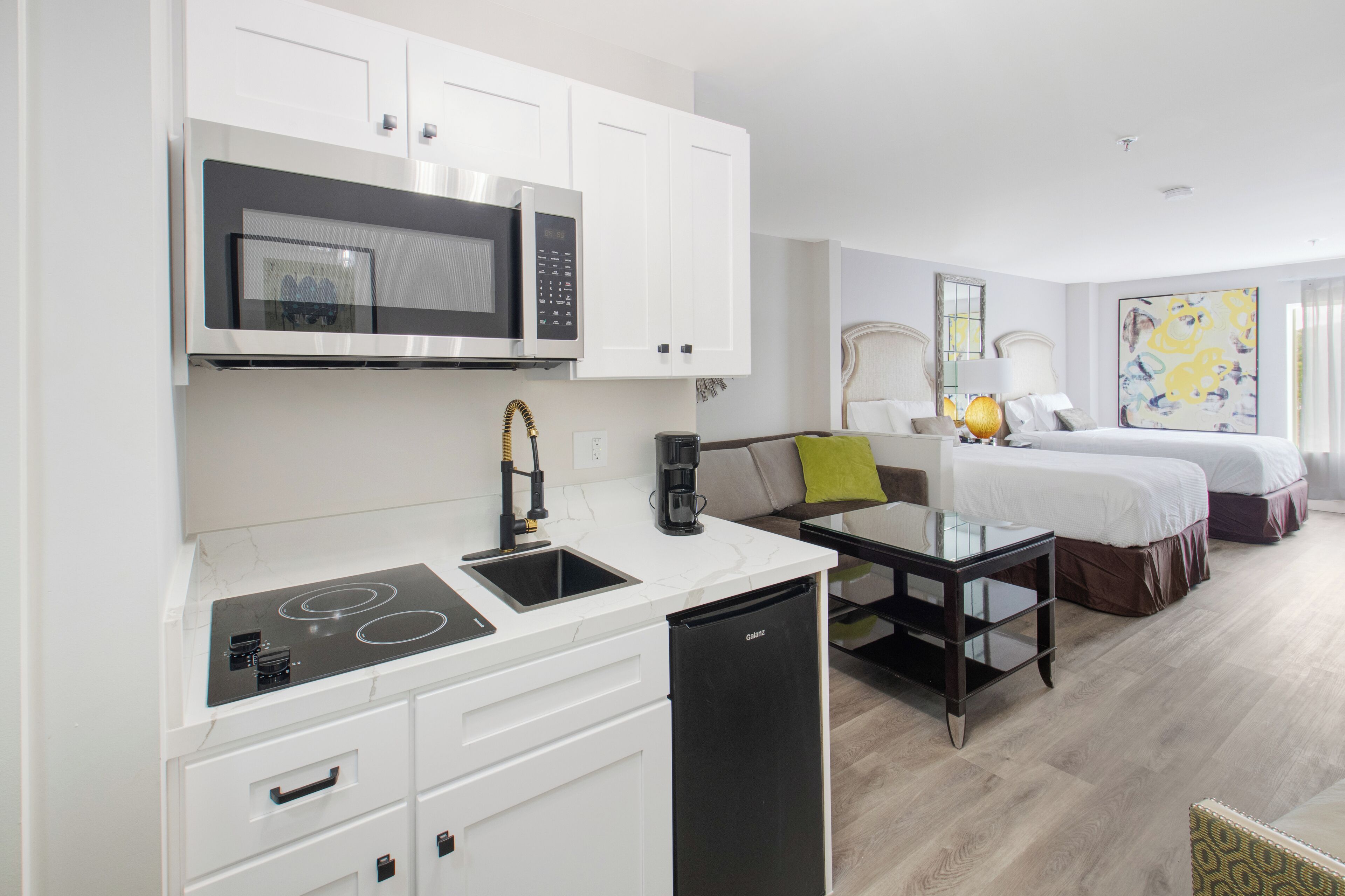 Suite estudio, varias camas | Ropa de cama de alta calidad, camas con pillow-top y escritorio 