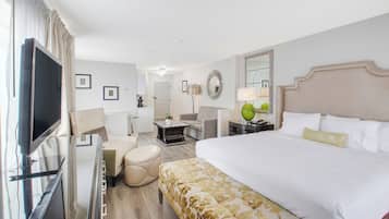 Ropa de cama de alta calidad, camas con pillow-top y escritorio