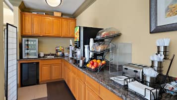 Free daily continental breakfast