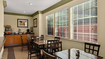 Free daily continental breakfast