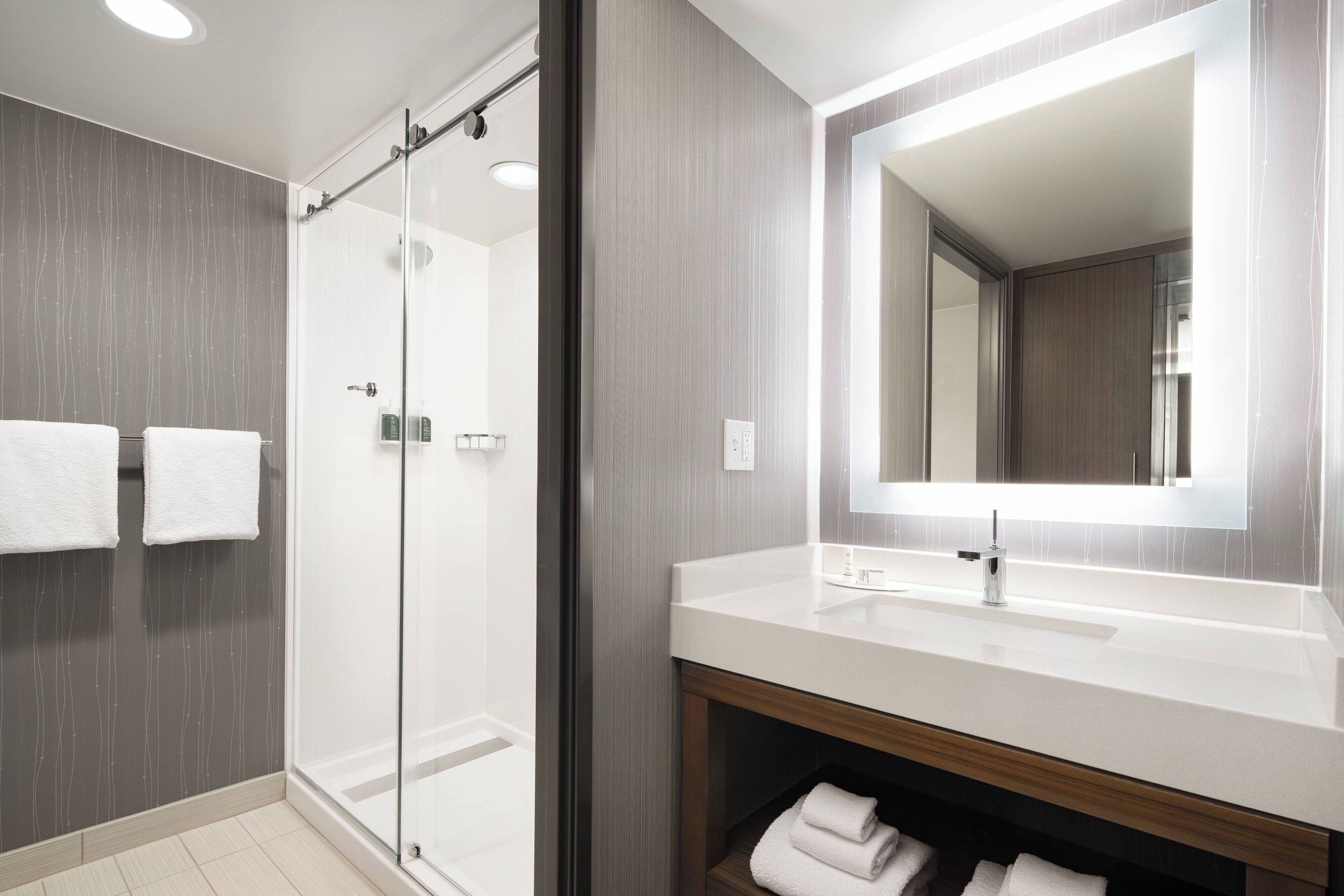 combined shower/bathtub, free toiletries, hair dryer, towels