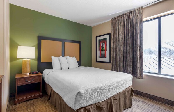 Estudio, 1 cama Queen size, para no fumadores | Escritorio, tabla de planchar con plancha y wifi gratis 