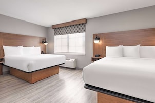 Escritorio y espacio para trabajar con laptop