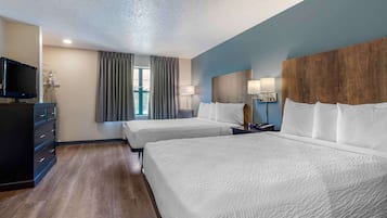 Studio, 2 Double Beds, Non Smoking | Desk, free WiFi