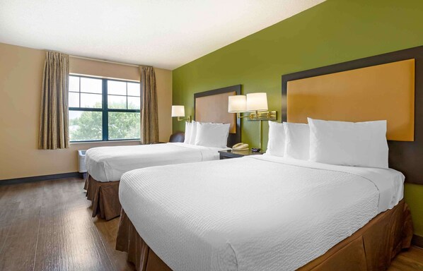 Estudio, 2 camas dobles, no fumadores | Escritorio, wifi gratis, ropa de cama