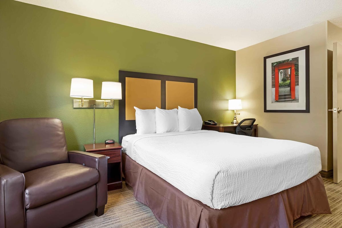 Desk, blackout curtains, iron/ironing board, free WiFi