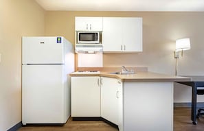 スタジオ ダブルベッド 2 台 禁煙 | 専用キッチン | 大型冷蔵庫、電子レンジ、コンロ