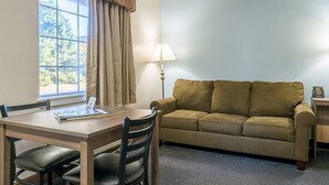 Pillow-top beds, blackout curtains, iron/ironing board, free WiFi - Suburban Studios of Wilmington (Wilmington)