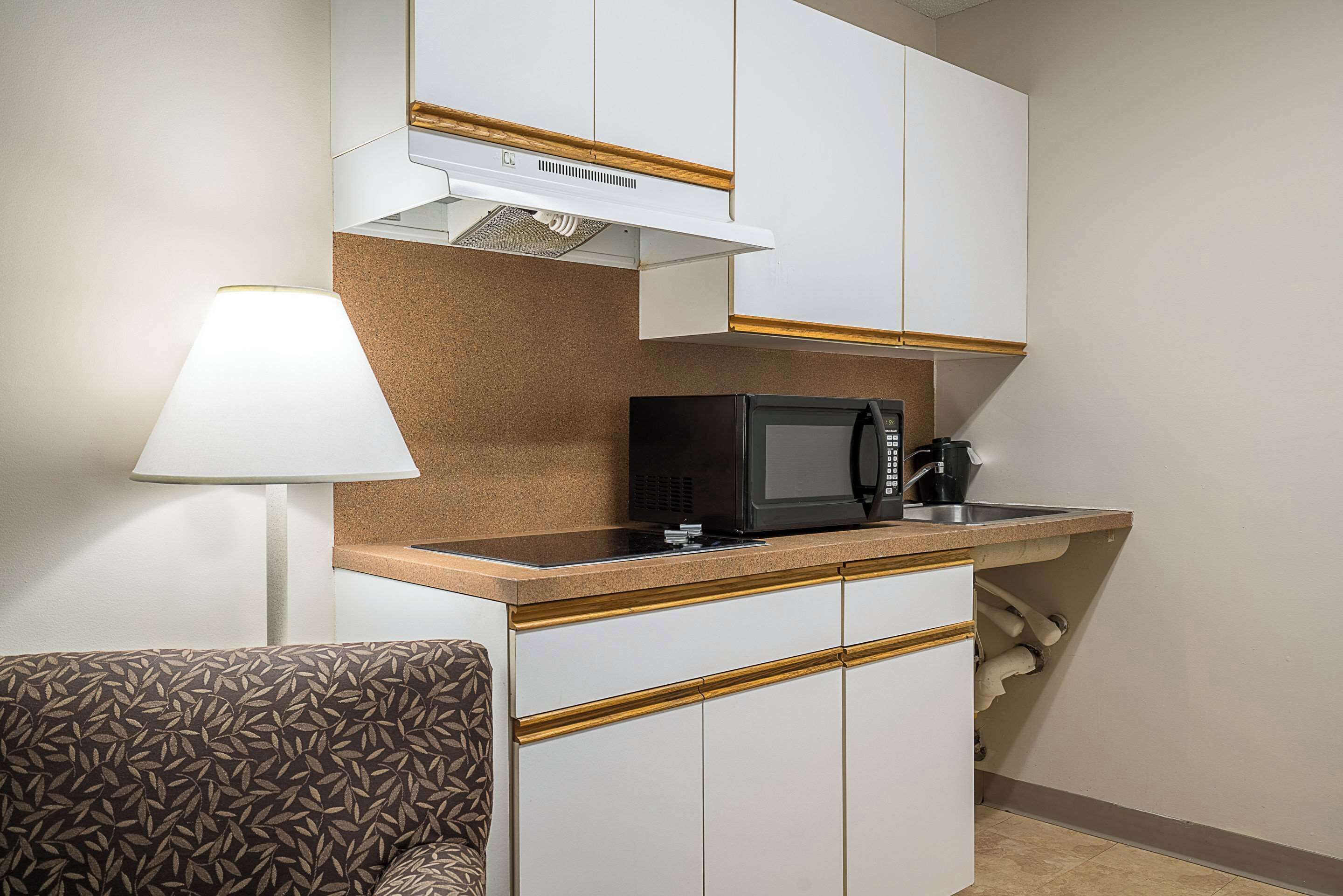 Zimmer, 2 Doppelbetten, barrierefrei, Nichtraucher (Efficiency) | Eigene Küche