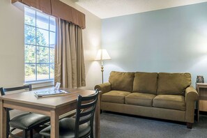 Colchones con acolchado adicional y cortinas opacas