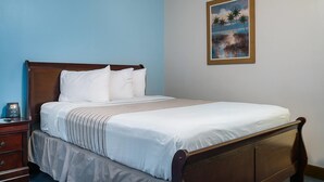 Pillow-top beds, blackout curtains, iron/ironing board, free WiFi - Suburban Studios of Wilmington (Wilmington)