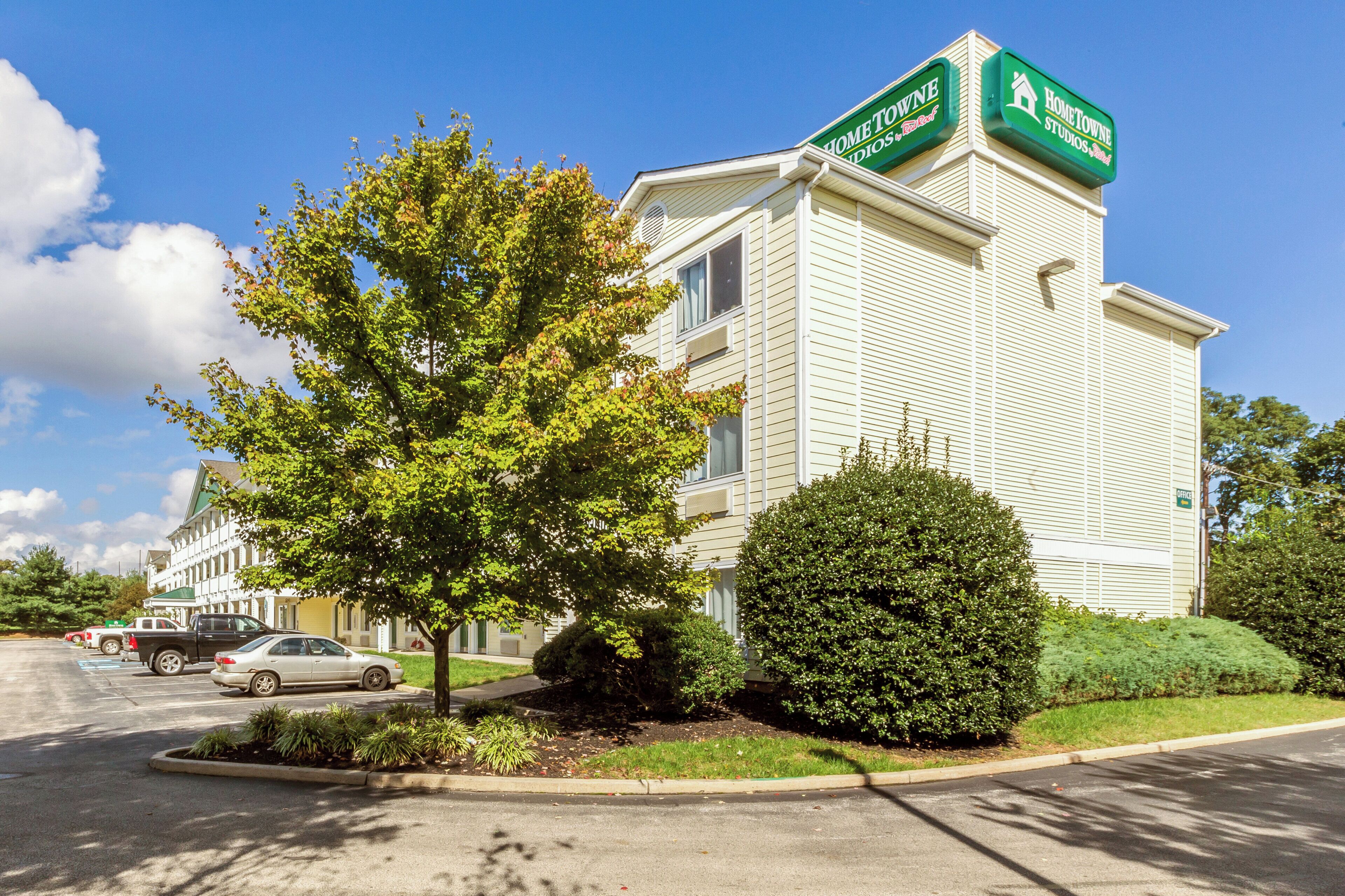 Photo - HomeTowne Studios by Red Roof Philadelphia – Mt Laurel/ Maple Shade, NJ