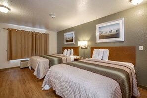 Estudio, 2 camas de matrimonio, no fumadores | Escritorio, wifi gratis, ropa de cama