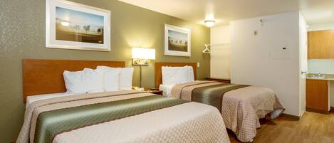 Estudio, 2 camas de matrimonio, no fumadores | Escritorio, wifi gratis, ropa de cama