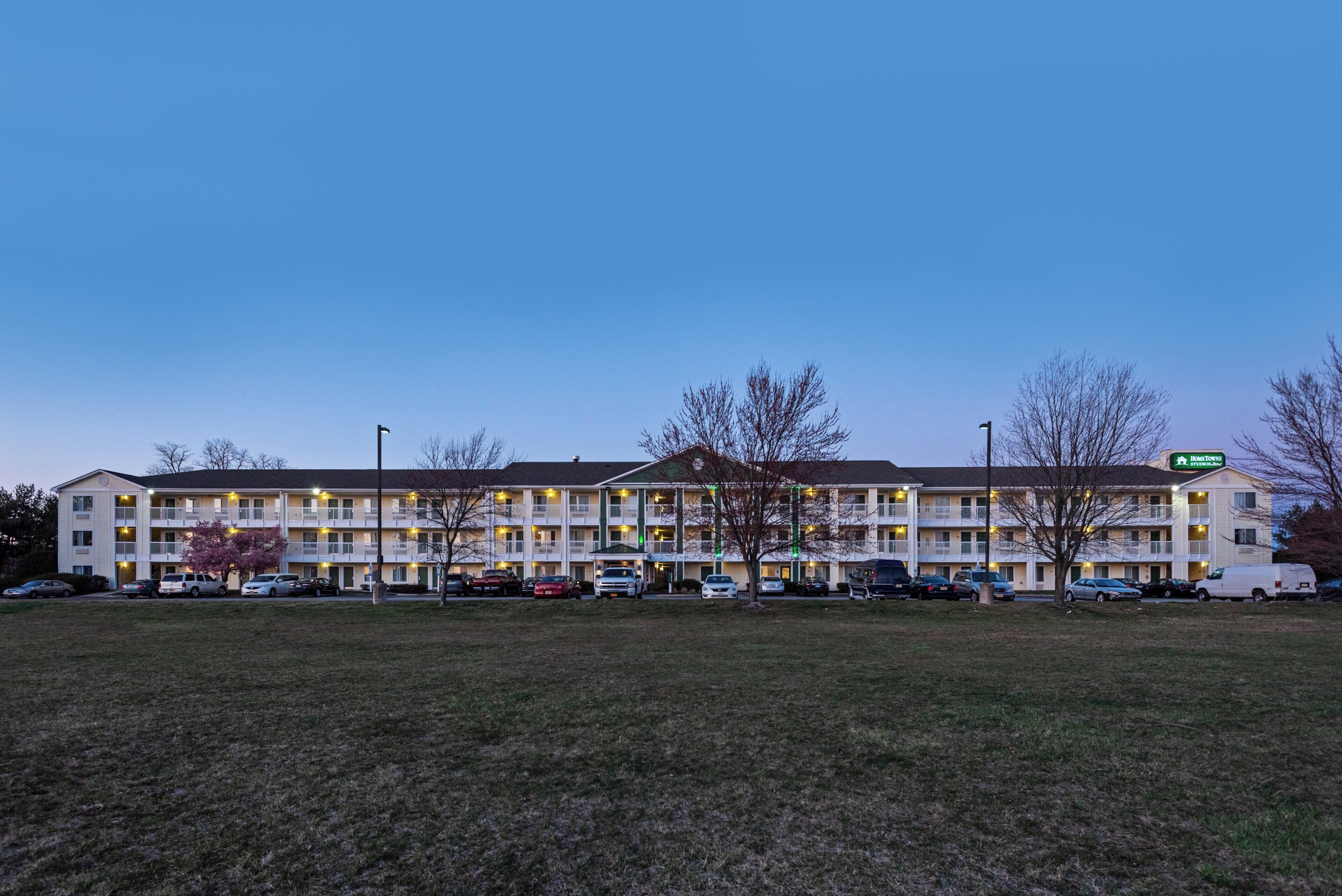 Photo - HomeTowne Studios by Red Roof Philadelphia – Mt Laurel/ Maple Shade, NJ