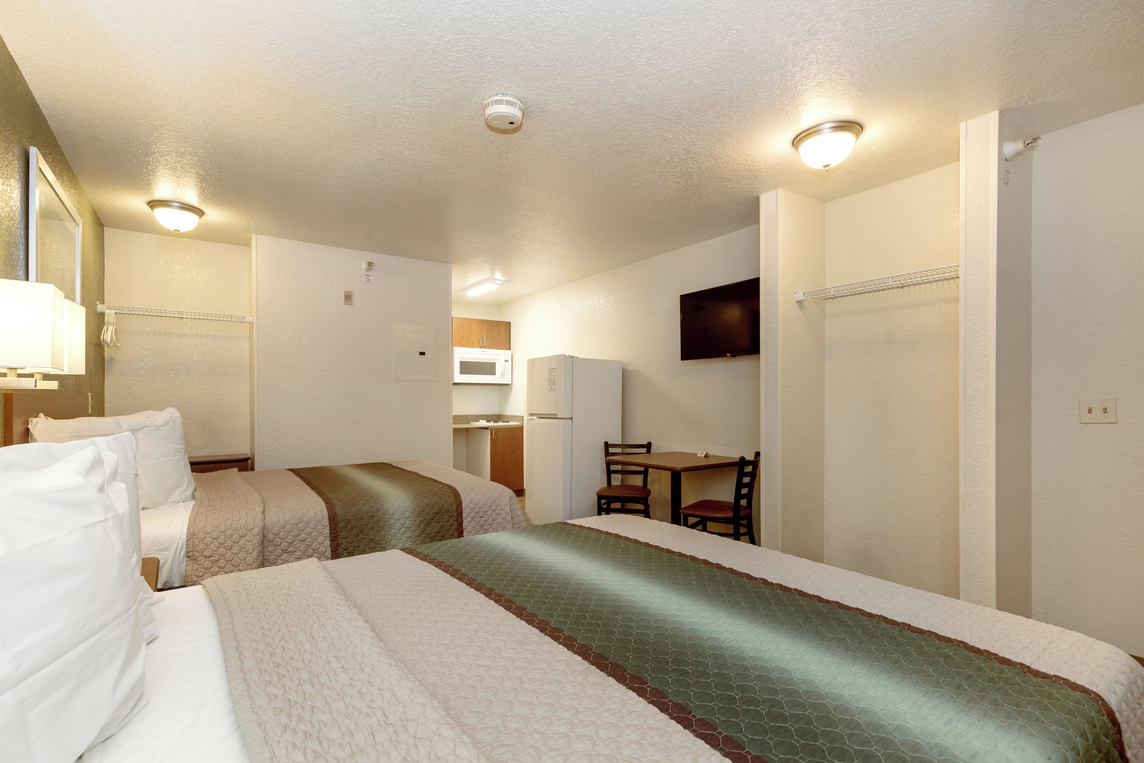 Photo - HomeTowne Studios by Red Roof Philadelphia – Mt Laurel/ Maple Shade, NJ