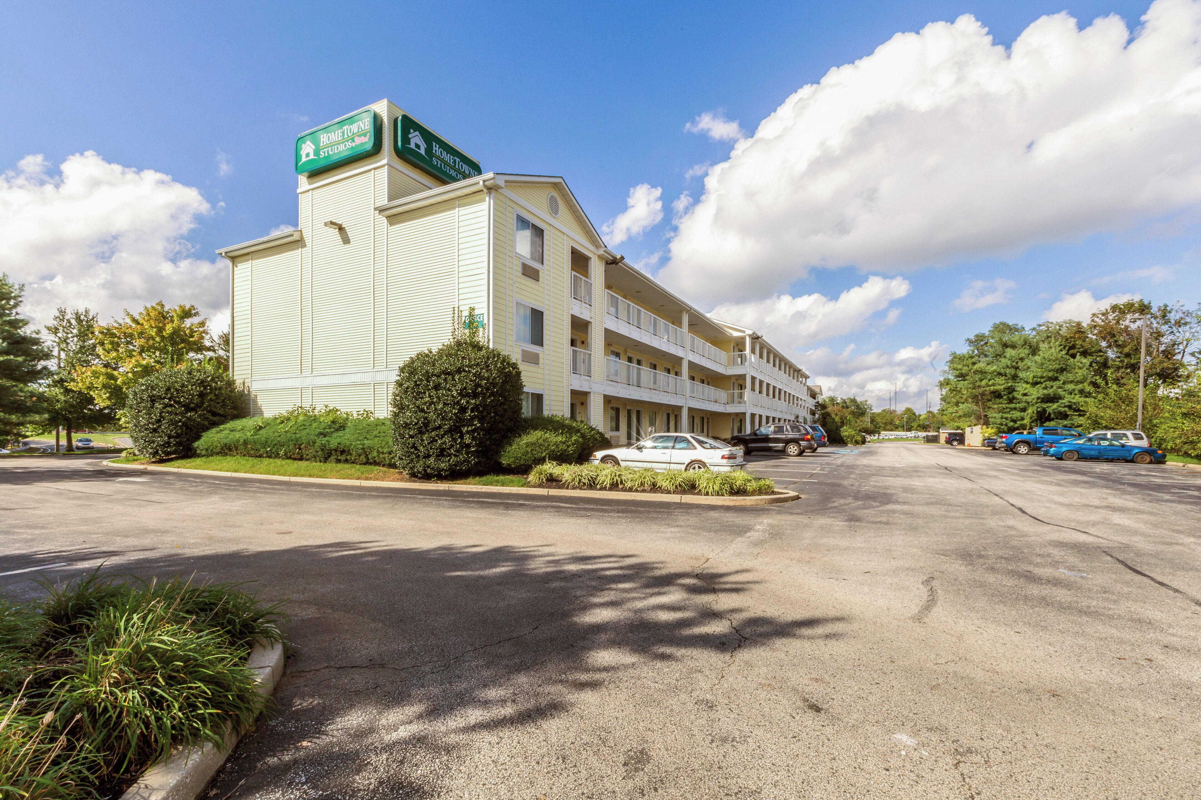 Photo - HomeTowne Studios by Red Roof Philadelphia – Mt Laurel/ Maple Shade, NJ