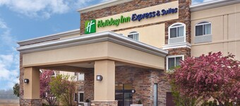 Holiday Inn Express & Suites Chicago-Libertyville by IHG