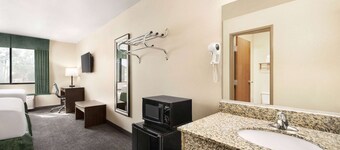 Travelodge by Wyndham Yuma