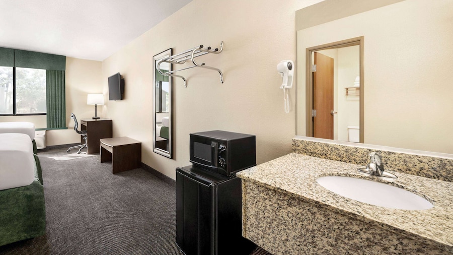 Travelodge by Wyndham Yuma