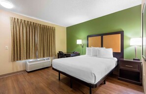 Desk, free WiFi, bed sheets - Extended Stay America Select Suites - Austin - Round Rock - North (Round Rock)