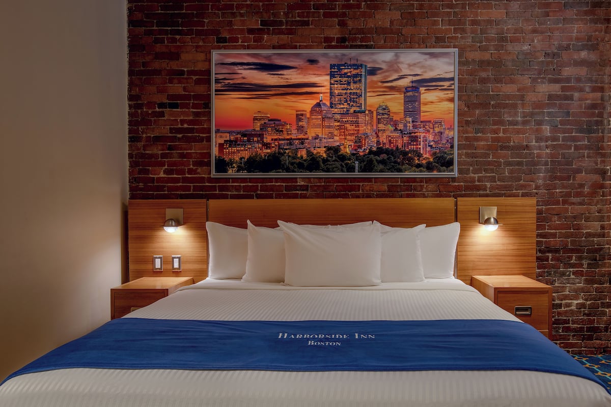 king city view room | egyptian cotton sheets, premium bedding, pillow-top beds, in-room safe