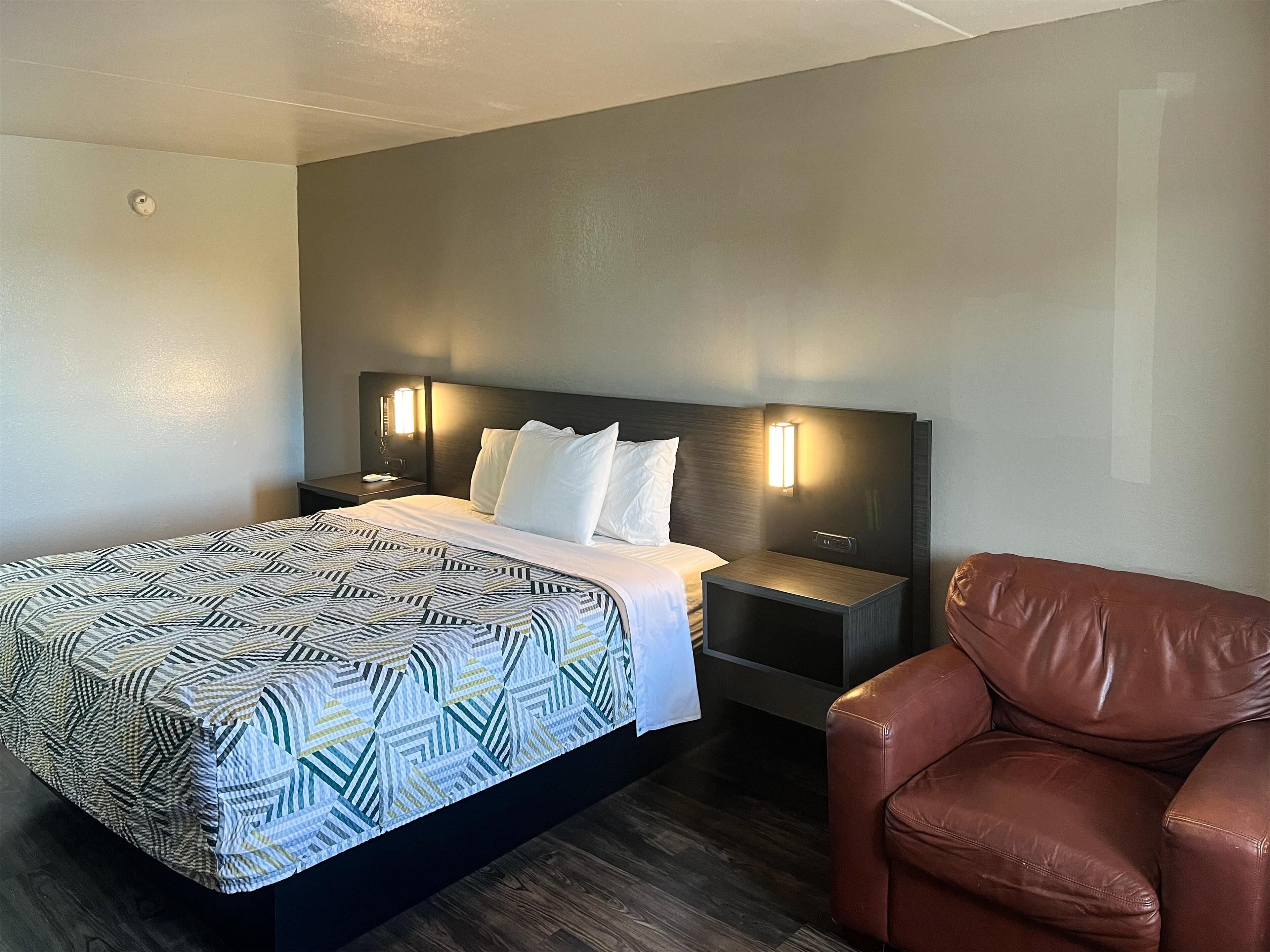 Internetzugang, Bettwäsche, Wecker