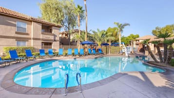 2 outdoor pools, open 9:00 AM to 10:00 PM, sun loungers