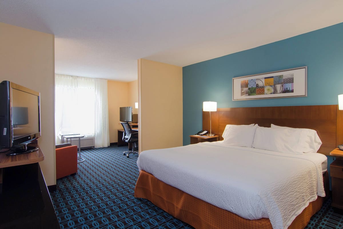 In-room safe, desk, laptop workspace, blackout drapes