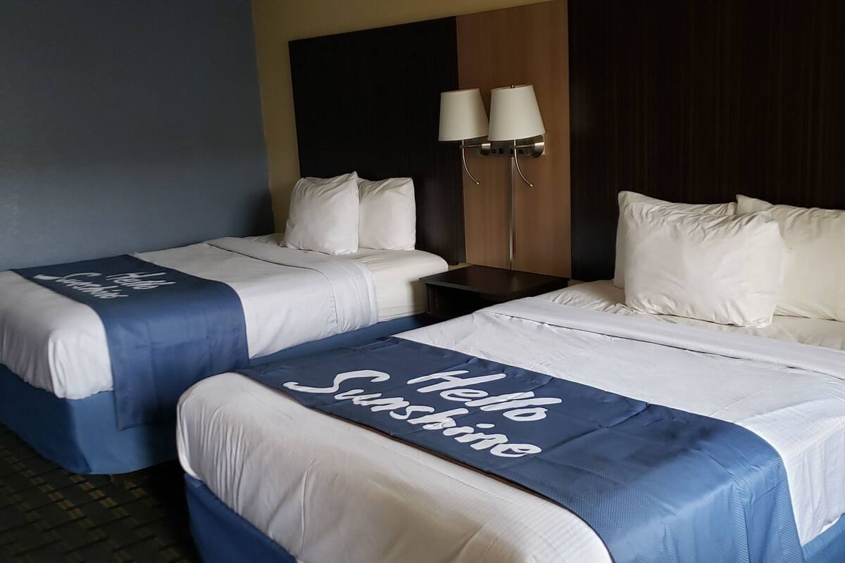 Ropa de cama de alta calidad y escritorio