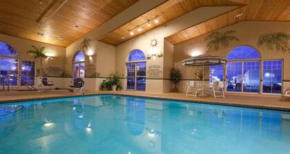 Country Inn & Suites by Radisson, Cedar Falls, IA