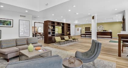 Holiday Inn & Suites Dallas-Addison by IHG