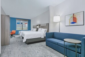 Desk, blackout curtains, iron/ironing board, free cots/infant beds - Holiday Inn Express Hotel & Suites Winnie by IHG (Winnie)