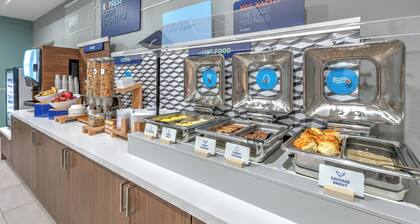 Holiday Inn Express Hotel & Suites Winnie by IHG