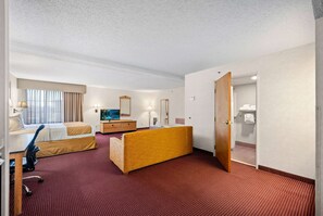 Deluxe Suite, 1 King Bed, Non Smoking | Desk, iron/ironing board, free WiFi, bed sheets