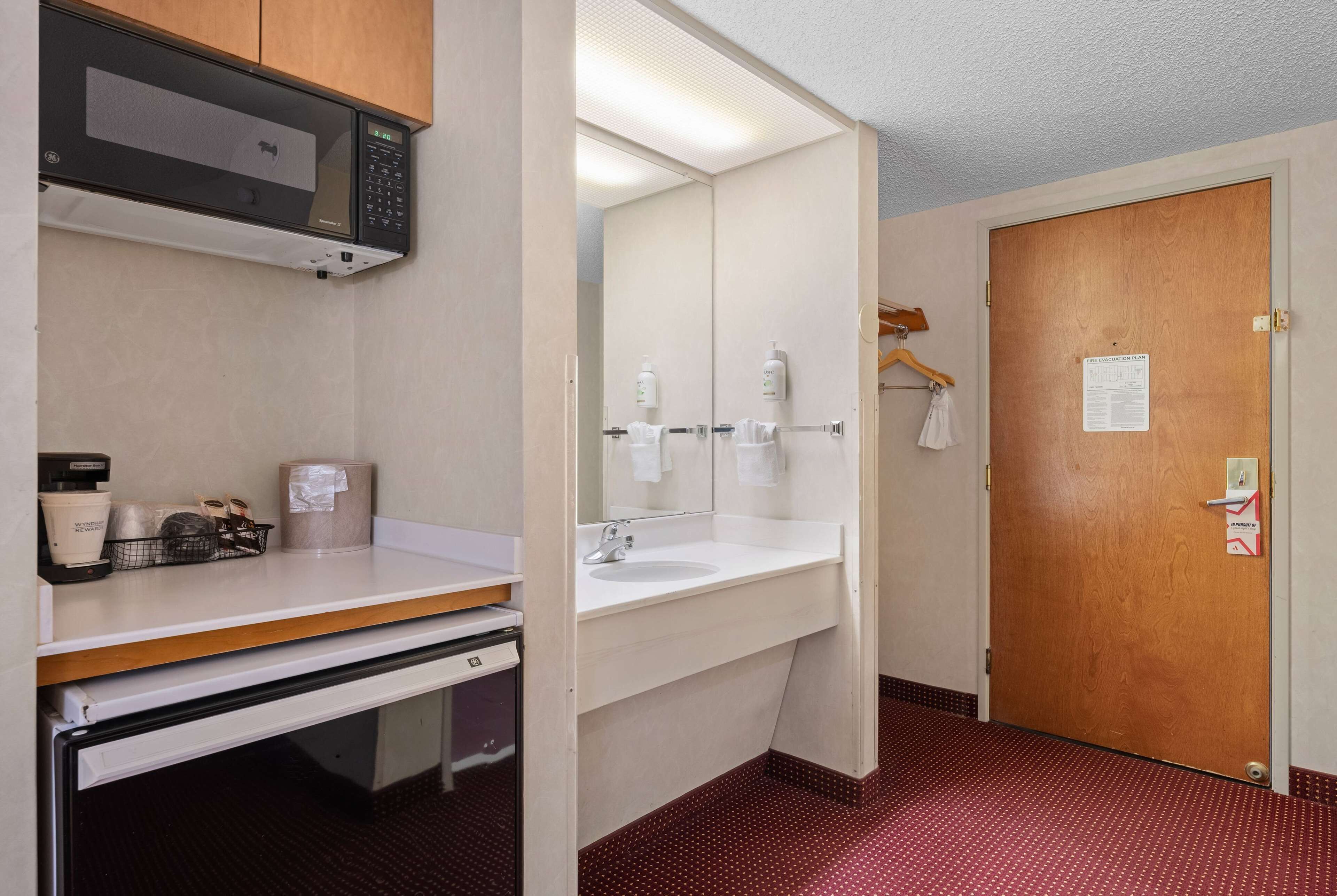 room, 2 queen beds, non smoking | desk, iron/ironing board, free wifi, bed sheets