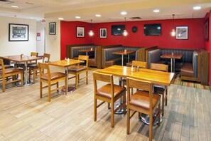 Restaurant - Four Points by Sheraton Nashville Airport (Nashville)